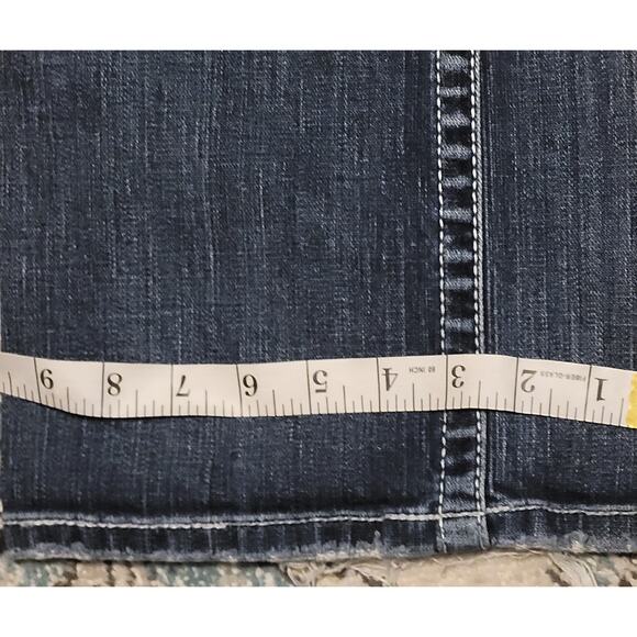 BKE Kate Low-Rise Bootcut Jeans Faded Distressed Tag 32Wx33.5L Actual 32Wx32L - Picture 9 of 11
